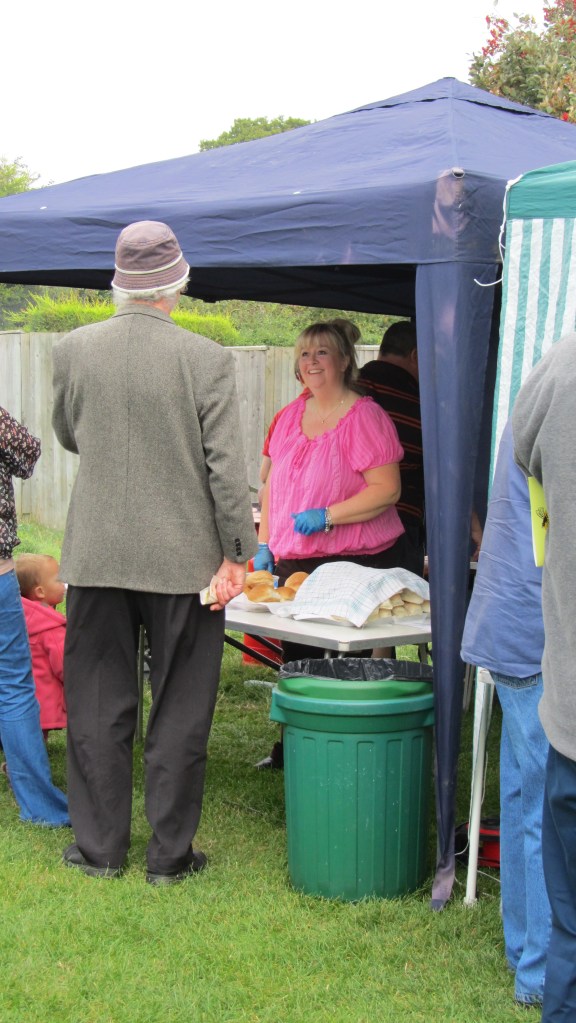 Brian Buck (10,000 games plus) buys a burger